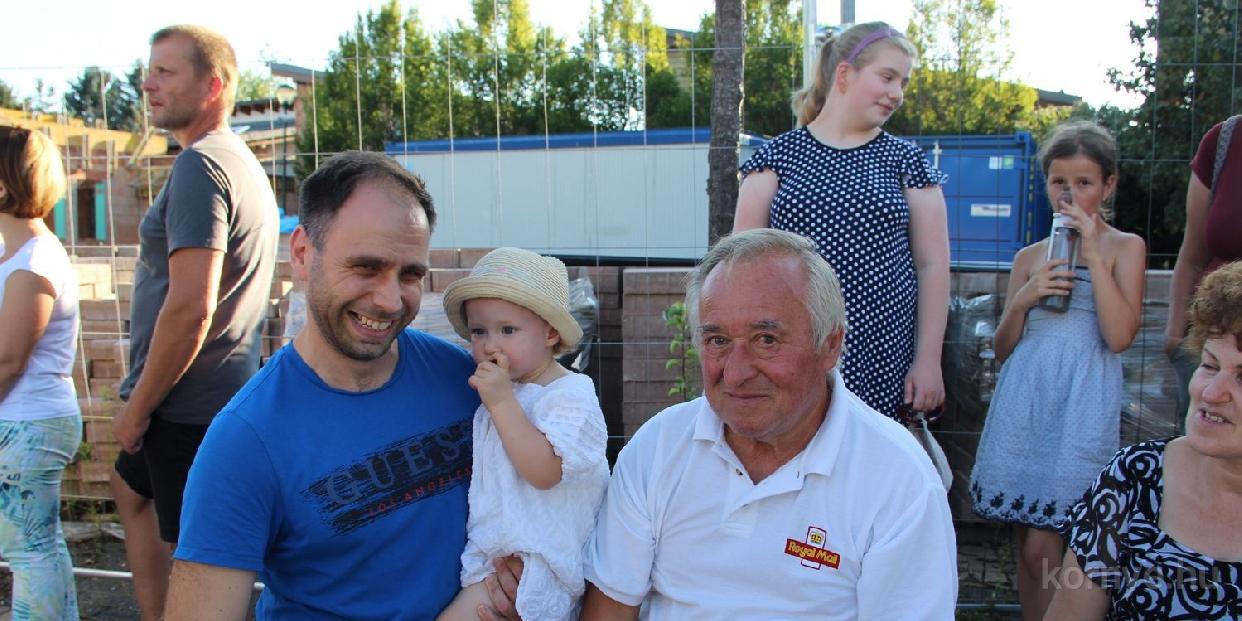 A bor boldoggá teszi az embereket… 