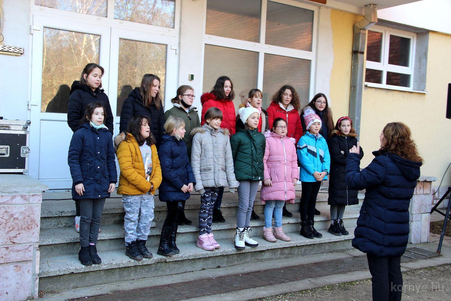 2021-12-17-meglepetésdal