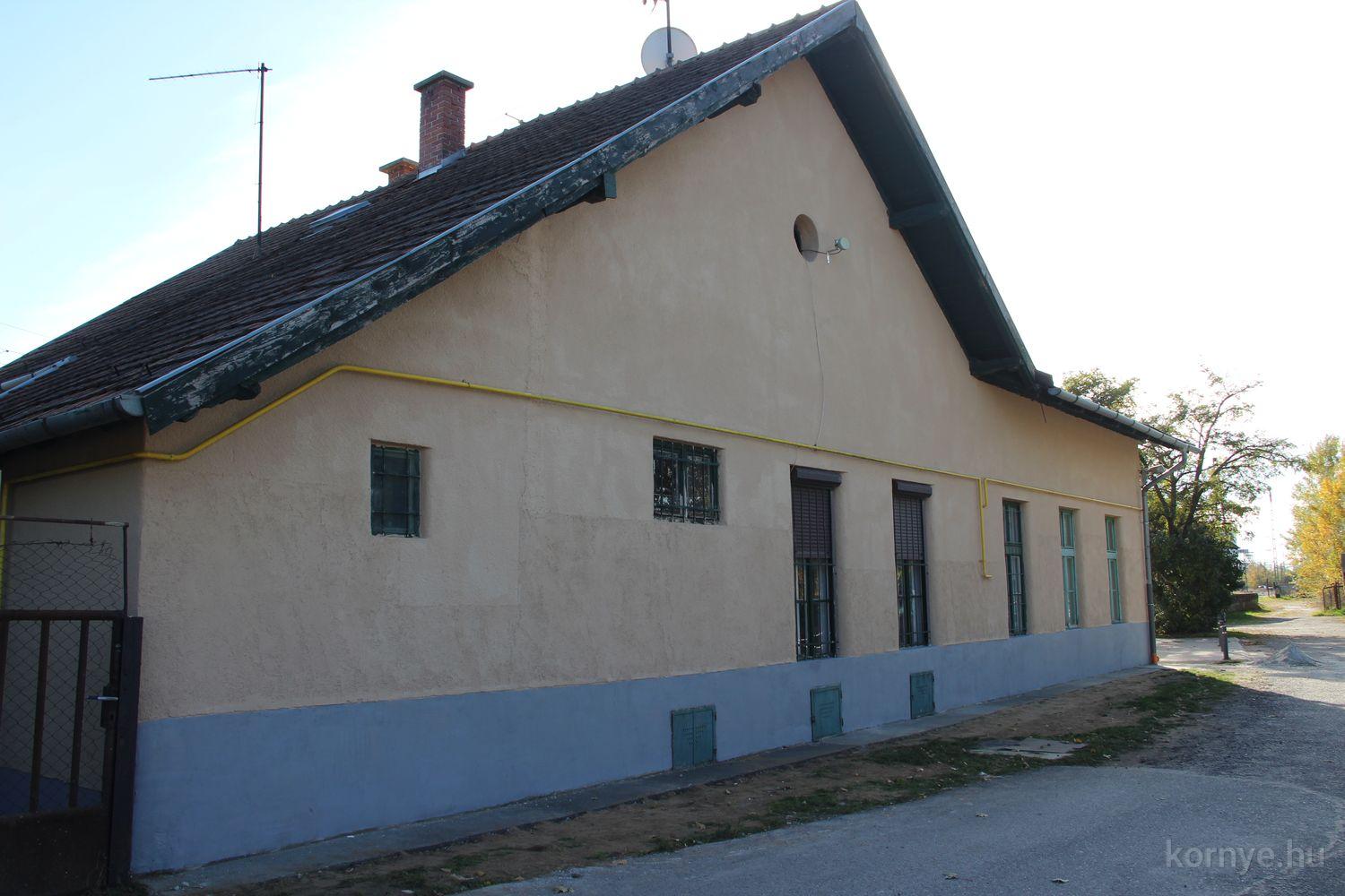 2022-10-20-Megszépült a vasútállomás